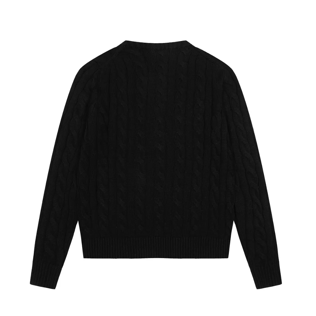 P220 Top quality" Style number: DS012# (not off the shelves all year round) [Ralph Lauren round neck solid color pony embroidered logo twist knitted sweater] ✅Ralph Lauren Ralph Lauren classic basic versatile unisex knitted pullover round neck sweater ✅Main supplier platform live broadcast Wholesale entity Replenish when out of stock Not off the shelf ✅ZP quality 1:1 version Scan the code to enter the GF website Counter quality ✅Detailed quality is the only one in Guangzhou Imported quality cotton yarn, focusing on high-end, cost-effective, good quality needless to say ✅The version is restored to the original order, the maximum size can be worn up to 190 pounds, loose, comfortable and stress-free ✅The upper body is simple and easy to match, ootd must-have style, good-looking clothes are never picky, a must-have in couples' wardrobes.